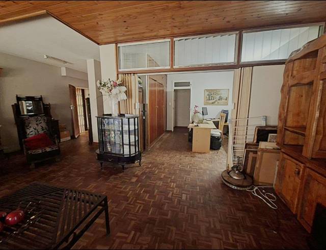4 BEDROOM FREESTANDING FOR SALE IN TRIM PARK